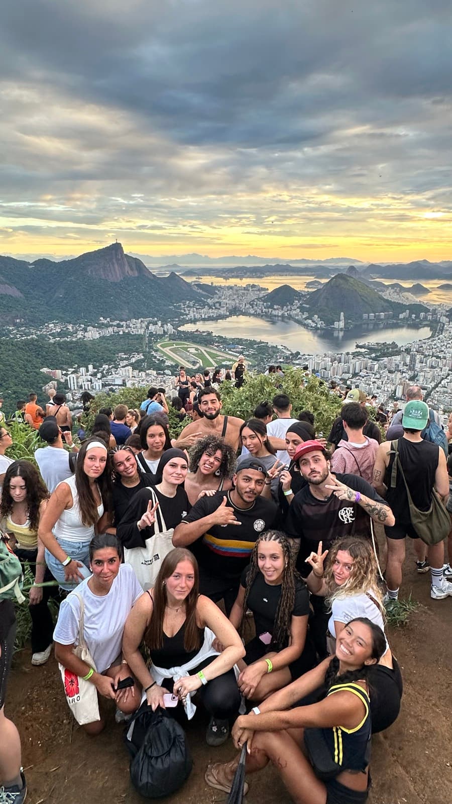 Sunrise Hike at Morro Dois Irmãos — 1